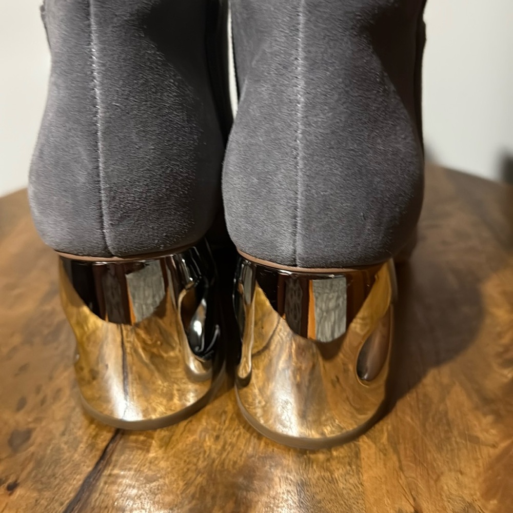 Halston Moyen Boots - Picture 6 of 7